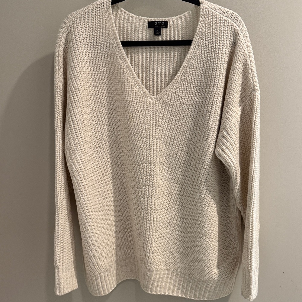 🧡 ANA CREAM SPARKLE V-NECK SWEATER
